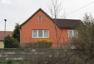 Gepflegtes Landhaus mit Carport, Nebengebäude, Garten und uneinsehbarem Innenhof