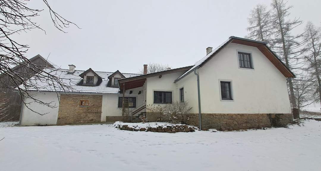 saniertes Landhaus aus 1729 mit Seegrundstücken