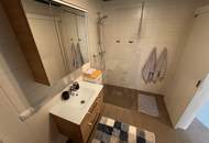 NEUER PREIS Moderne Wohnung mit wunderschönem Seeblick, inklusive Möbeln und Carport!