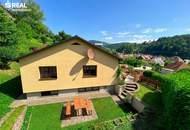 Hochwertiger, voll möblierter Bungalow mit Garten und Garage