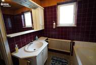 Bungalow in Siedlungsrandlage mit sensationellem Garten und Sauna-Bereich