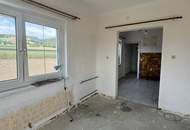 Ruhig gelegenes, sanierungsbedürftiges Mehrfamilienhaus mit großzügigem Grundstück in Friedberg
