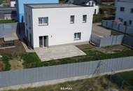 Modernes Einfamilienhaus mit Garten und Garage in Traismauer