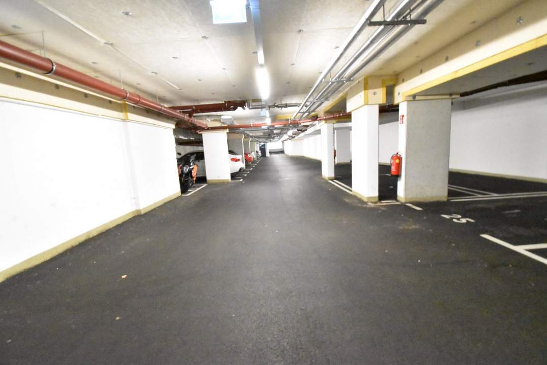 KFZ Garageplatz - Carlbergergasse 4-6, 1230 Wien