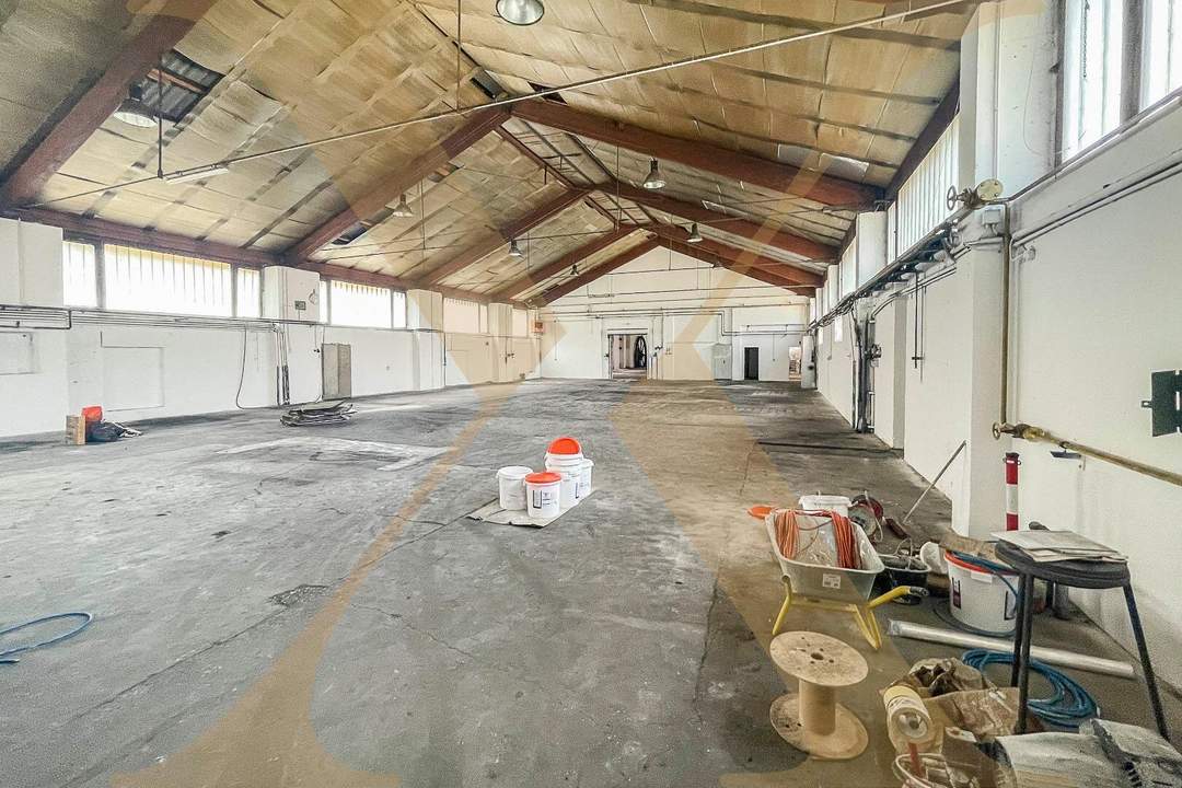 Lagerhalle mit Erweiterungsmöglichkeiten in Traismauer NÖ zu vermieten!