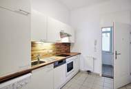 Ein Raum voller Licht und Leichtigkeit – Altbaucharme pur!