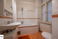 Großzügige 3 Zimmer Altbau-Wohnung mit gemütlicher Innenhof-Terrasse (50m²) &amp; U4-Anbindung - ab 1.10.25 beziehbar!