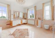 Exklusives Pferdeanwesen nahe Wien – Villa, Reitviereck mit Flutlichtanlage, eingezäunte Koppeln, zweites Wohnhaus und über 25.000 m² Eigengrund