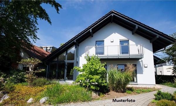 Großzügiges 2-Familienhaus mit 260 m² Wohnfläche, Terrassen & Sauna