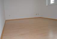 Helle 3,5-Zimmer-Wohnung mit Wintergarten, Loggia &amp; TG-Platz