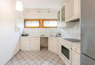 Zwei Einfamilienhäuser auf großzügigem Grundstück in sonniger Lage