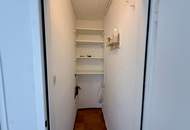 Lichtdurchflutete 2 Zimmerwohnung mit Loggia!