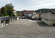 Voll vermietetes Wohn- &amp; Geschäftshaus mit 2 Wohnungen, Gewerbe &amp; 6 Stellplätzen!