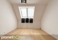 Charmante sonnige Dachgeschoss-Maisonette im Altbau mit 4 Zimmern und Terrasse