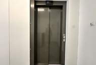 geräumige 2-Zimmer Dachgeschosswohnung mit großer Terrasse und en suite Badezimmer- ab sofort verfügbar