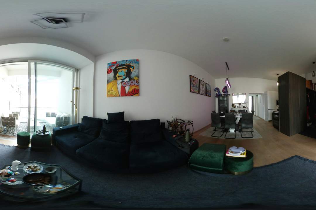 2-Zimmer mit Loggia| sanierter Altbau!