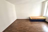 Sanierungsbedürftige Altbauwohnung in guter Lage zu verkaufen ! bestandsfrei !