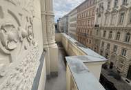UNBEFRISTET - Repräsentative 9-Zimmer Altbauwohnung mit Balkon und Blick auf das Rathaus – ca. 293 m² in bester Innenstadtlage - auch ideal als Büronutzung