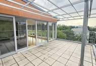 Freifläche auf zwei Terrassen mit Schönbrunnblick und Blick auf Steinhofkirche: neu sanierte und klimatisierte 2-Zimmer-Wohnung!