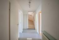 "Dachgeschoss-Traum mit Schafbergblick und 15 m² Terrasse"