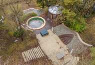 Wo die Seele ihr Zuhause findet: Ein Kunstwerk zwischen Wald und Wien