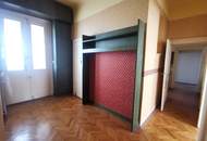 Mögliches Paradies > verschiedenste Umbaumöglichkeiten > sanierungsbedürftige 4 Zimmer plus in guter Lage des 6..