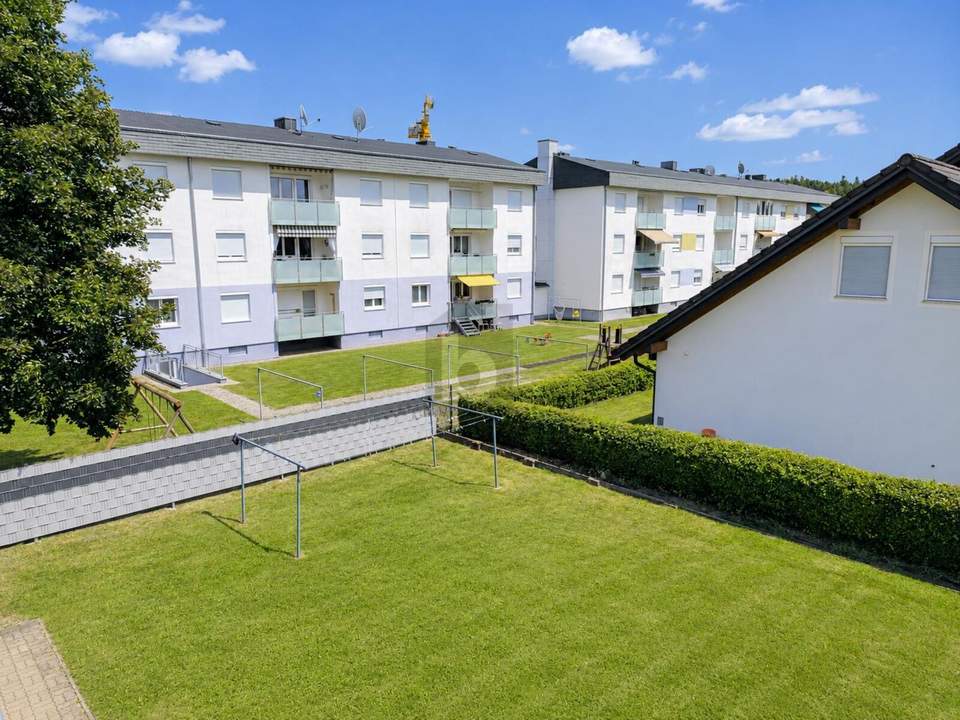 HELLES ZUHAUSE MIT BALKON, GRÜNBLICK UND VIEL POTENZIAL