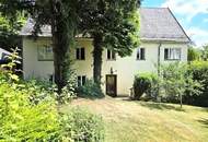 Ein-/Zweifamilienhaus mit Aussicht und Garage auf 788 m² Grund