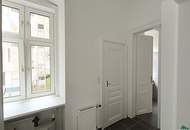 Erstbezug nach Sanierung: Helle 2-Zimmer-Altbau-Wohnung mit Balkonmöglichkeit