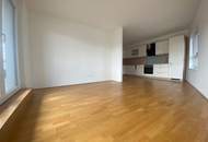 NEU ++ VIER Zimmer mit TERRASSE und GARAGENPLATZ