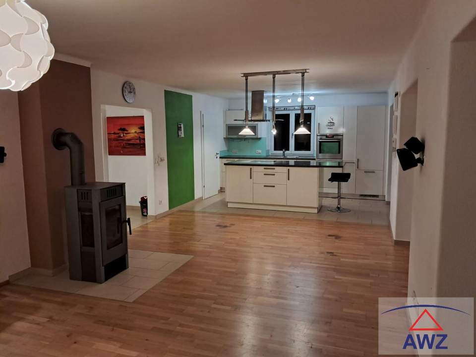 Großzügiges Wohnhaus mit schönem Garten in sonniger, zentraler Lage von Bad Waltersdorf!
