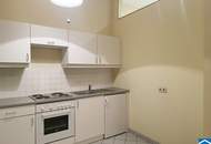 Sanierungsbedürftige Wohnung in Top-Lage in 1080 Wien