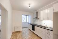 HELLE &amp; RUHIGE 68 m² WOHLFÜHLWOHNUNG / NEU RENOVIERT / 3 Zimmer / 4. OG / Lift / 1 PKW-Freistellplatz