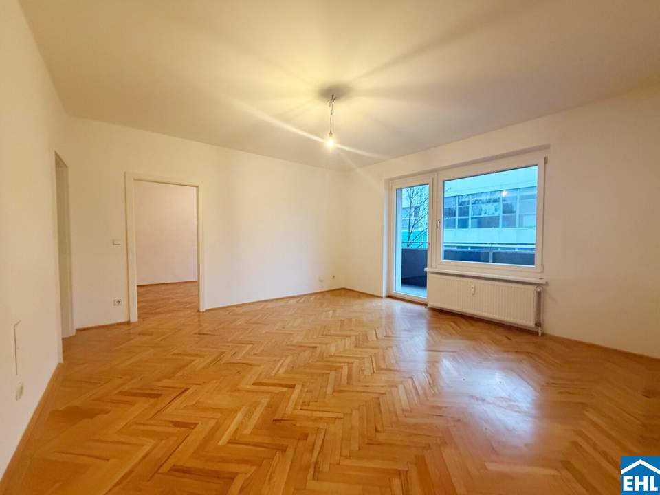 Großzügige 4-Zimmer-Wohnung mit sonniger Loggia/Balkon!