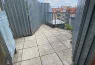 Befristet bis zum 31.01.2028 vermietet – stilvolle Dachgeschoss-Maisonette mit Terrasse