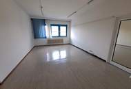 Triesterstraße: 55m² Büro + 22m² Lagerfläche