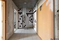 HOFLAGE mit GRÜNBLICK | 3. Stock | Sanierungsbedürftiger Altbau | Bewilligte Planung inkl. bewilligtem Balkon | Nähe Einsiedlerpark, U4 Margaretengürtel, künftiger U2-Station Reinprechtsdorfer Straße