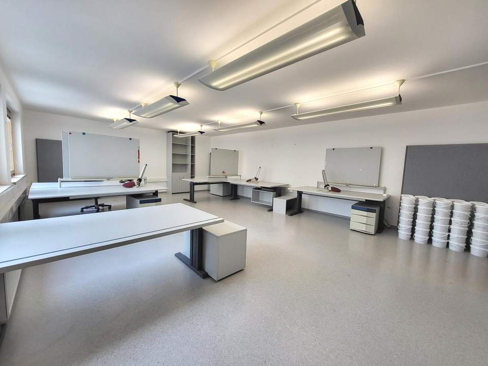 "IN VERTRAGSABWICKLUNG!" HELLES BÜRO IN RUHIGER INNENHOFLAGE - NÄHE BAHNHOF MEIDLING