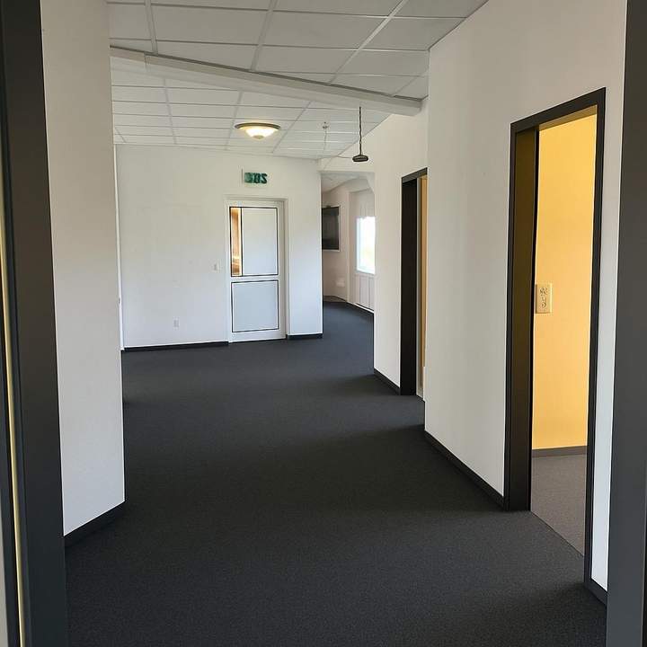 Feste Bürofläche ODER kurzfristige Einzelbüros – alles in einem Objekt!