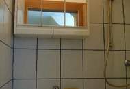 Ruhige, zentral gelegene Wohnung im Dachgeschoss mit Autoabstellplatz