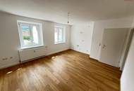 Neu sanierte, 2-Zimmerwohnung mit Balkon und Ausblick ins Grüne!