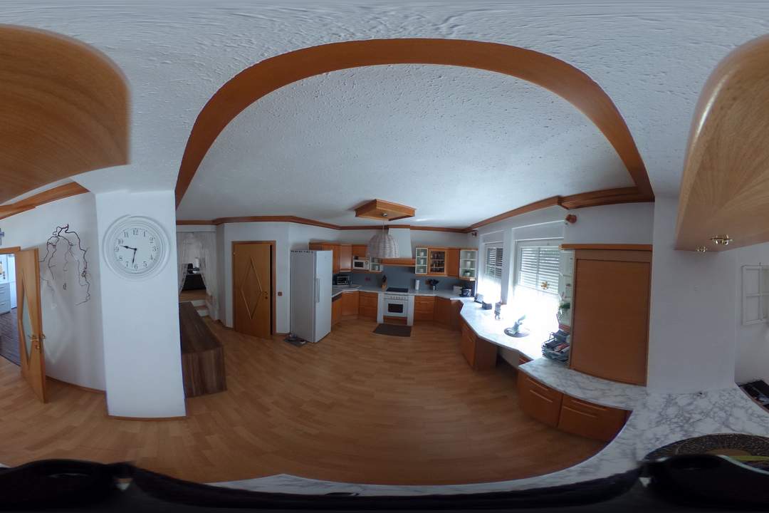 Einfamilienhaus mit Garage & Wintergarten in Ortsrandlage