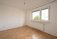 Voll unterkellertes Zweifamilienhaus mit Garten, Carport &amp; Garage in sonniger Zentrumslage von Bad Hall!