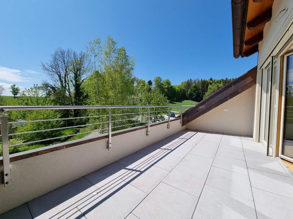 Exklusive 2 Zi.-Wohnung mit Süd-Loggia!