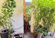 Die Gelegenheit! Entzückende Altbauwohnung mit hofseitiger Terrasse bzw. Garten + Saniertes Altbauhaus mit großem Innenhof + Beste Infrastrukur und Anbindung! Jetzt zugreifen!