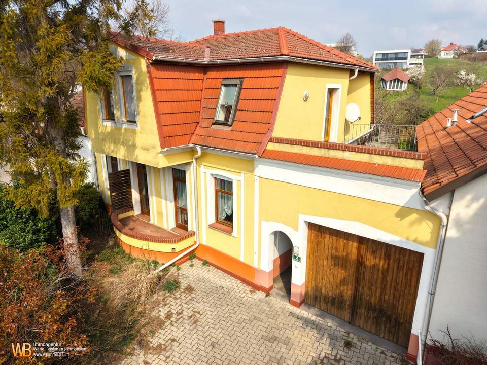Beste Lage Neusiedl am See: 3 Terrassen, 10 Zimmer, 230m² Wohnfläche, Garten &amp; Seeblick