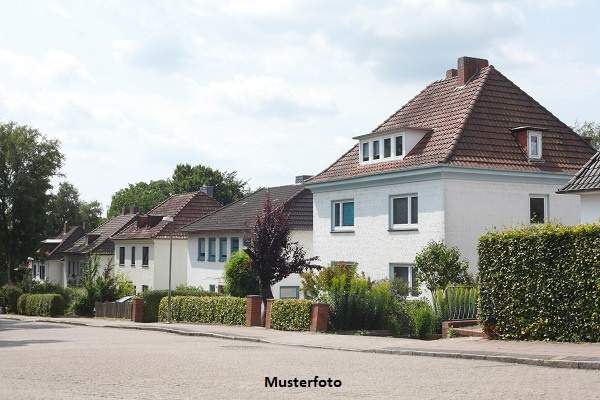 +++ Familienfreundliche Doppelhaushälfte mit Doppelstellplatz außen - ruhig & zentral +++