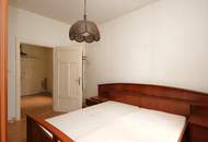 Großzügiges, sanierungsbedürftiges Altbauhaus mit Charakter und Potenzial