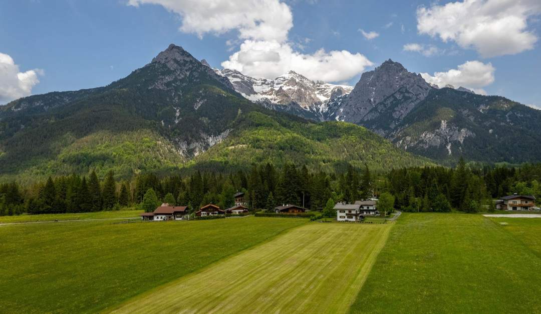 Exklusives Projektgrundstück in sonniger Lage mit unverbaubarem Bergblick
