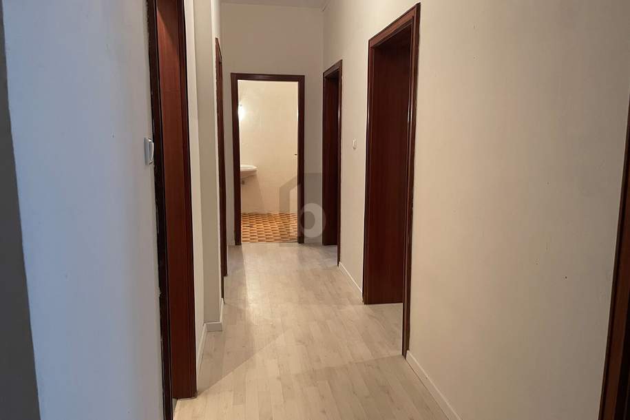 ZENTRAL GELEGEN MIT LOGGIA SOFORT BEZIEHBAR, Wohnung-kauf, 170.000,€, 8020 Graz(Stadt)